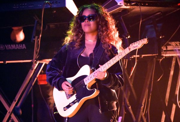 H.E.R.’s Brooklyn Bowl Performance Leaves Fans Wanting More | The