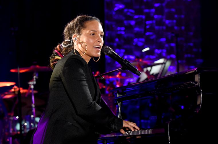 Clive Davis and Recording Academy Pre-GRAMMY Gala – Inside