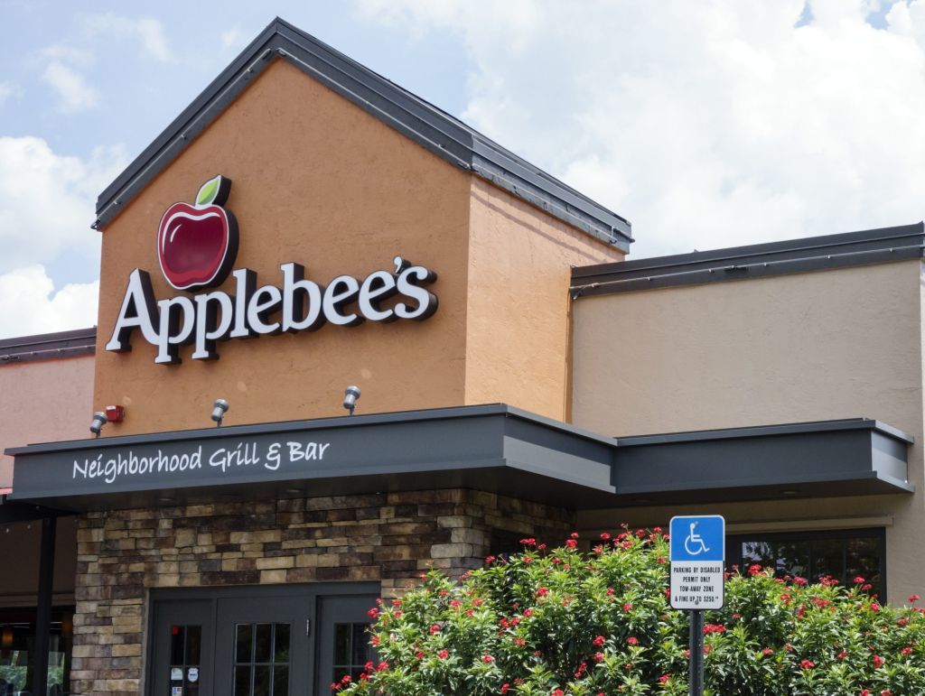 The exterior of Applebee's Neighborhood Grill and Bar.