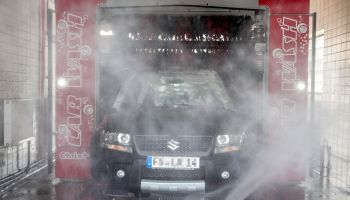 SUZUKI Grand Vitara, SUV, car in car wash, Germany
