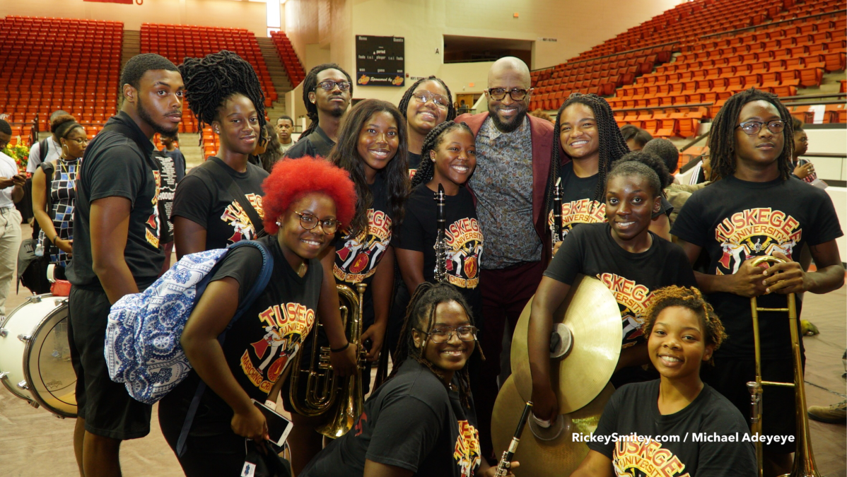Rickey Smiley Visits Tuskegee University For ROTC Week