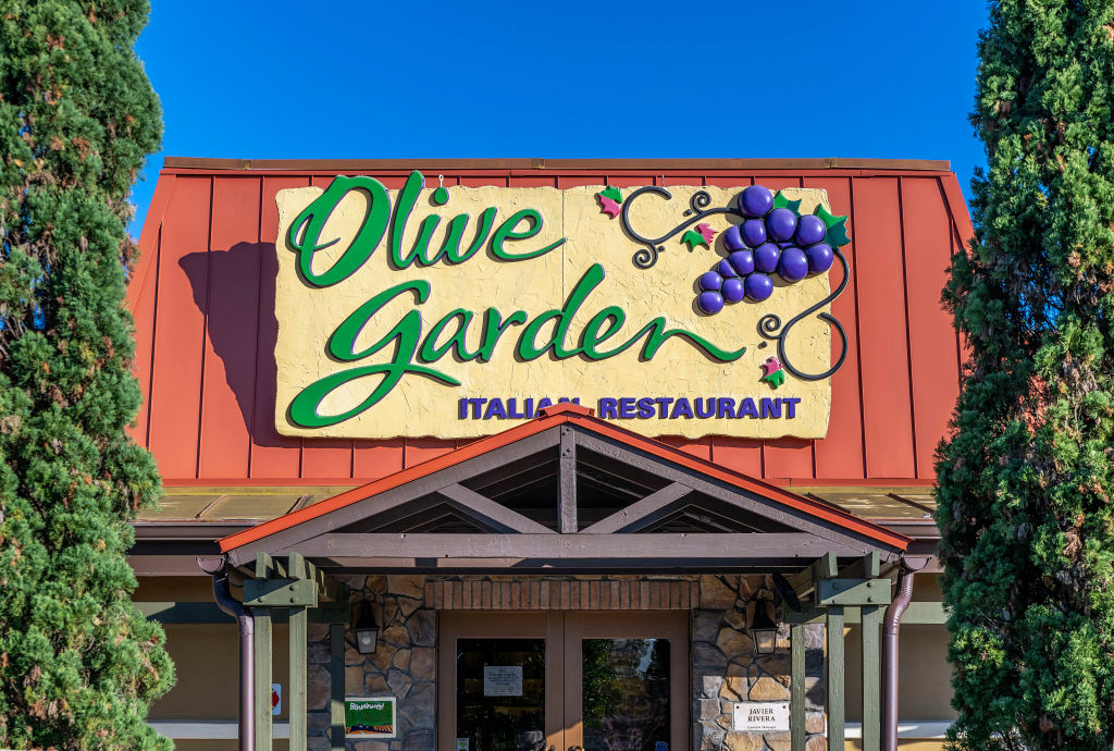 Olive Garden restaurant exterior...