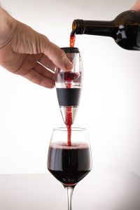 pour wine through the aerator to oxygenate the wine, stream the wine with bubbles