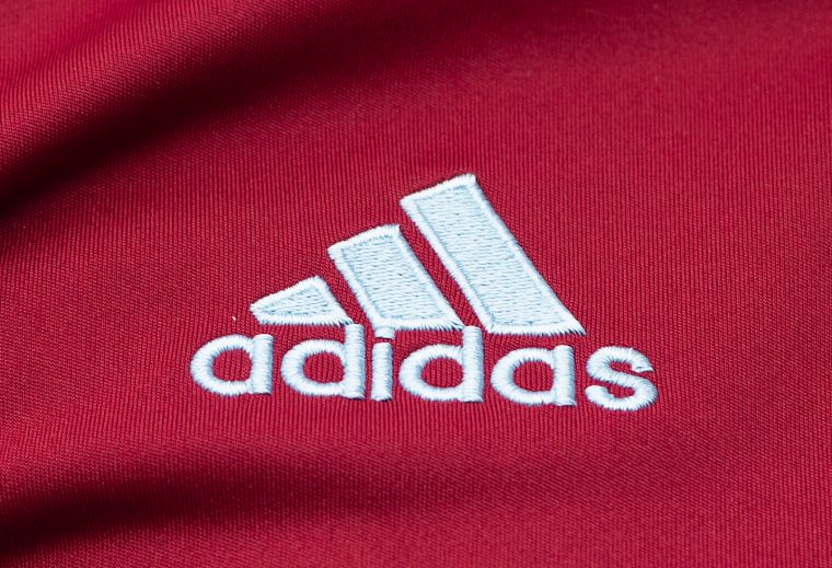 30% Adidas