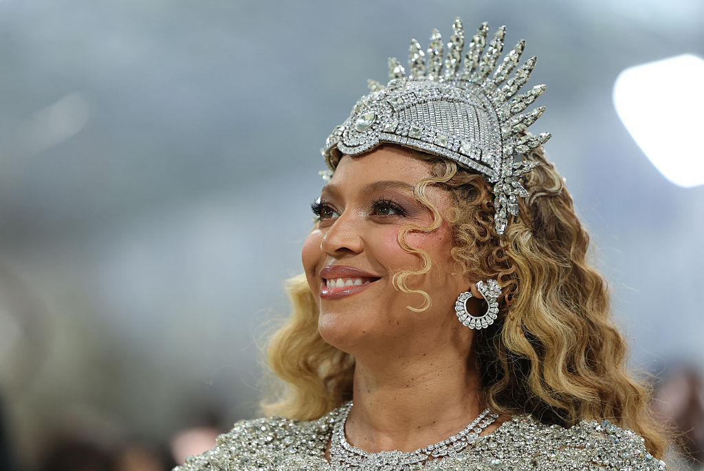 US-ENTERTAINMENT-FASHION-CELEBRITY-MUSEUM-METGALA